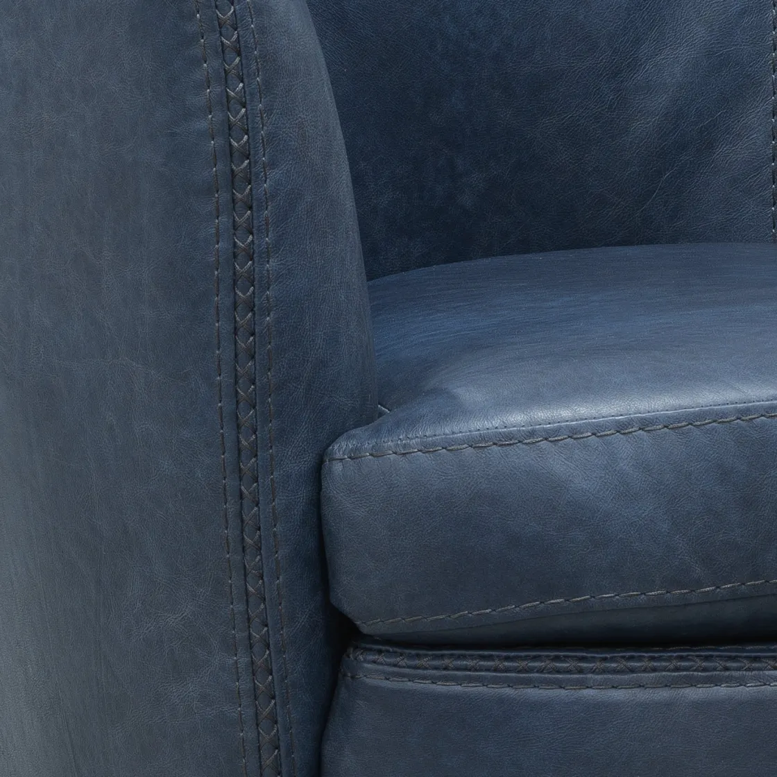 Mor Furniture Barolo Leather Swivel Club Chair In Caramel