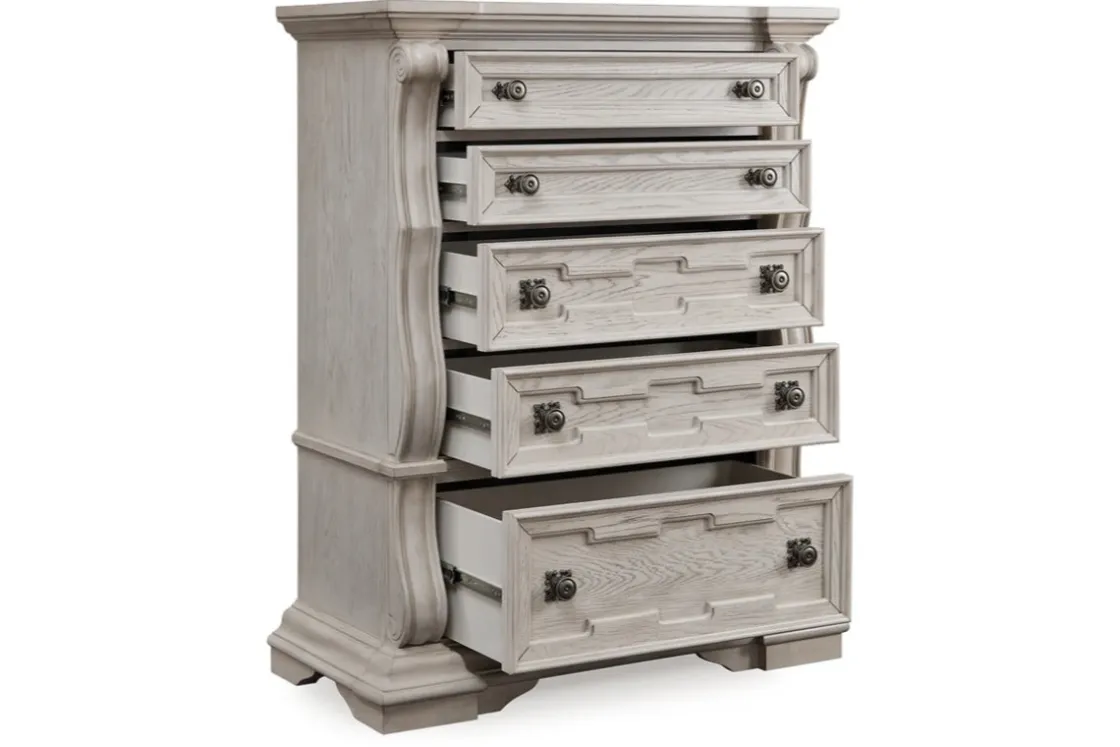 Mor Furniture Bruchandi Chest In Antique White