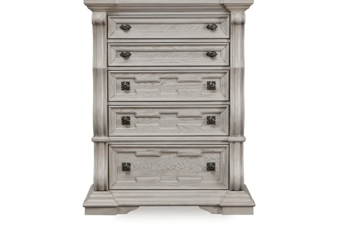 Mor Furniture Bruchandi Chest In Antique White