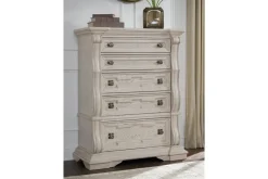 Mor Furniture Bruchandi Chest In Antique White