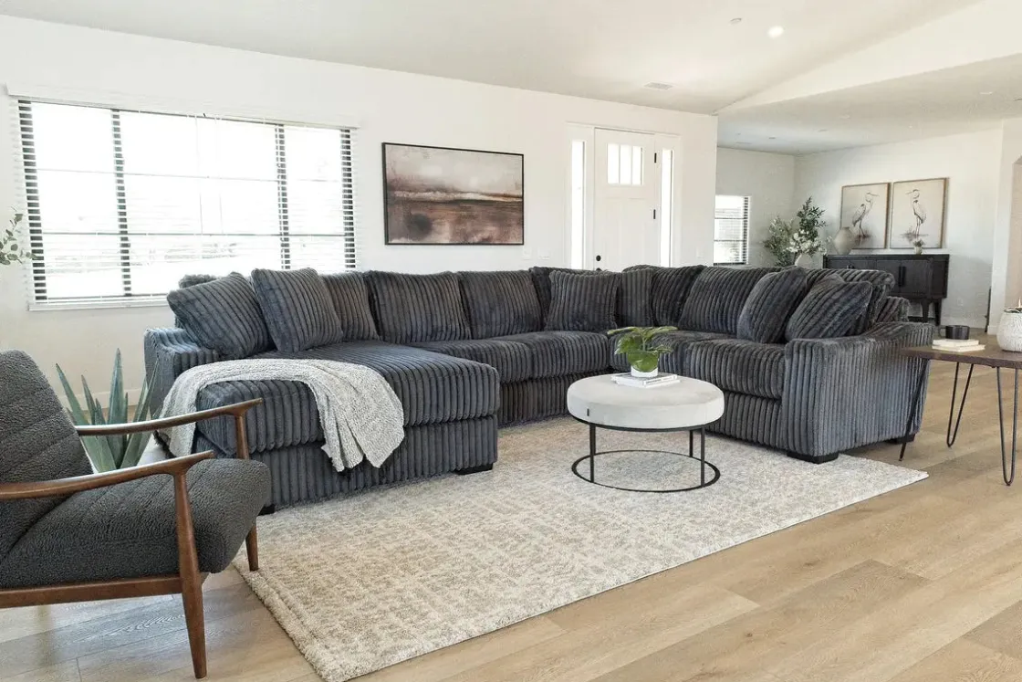 Mor Furniture Casper 4 Piece Loveseat Chaise Sectional In Pony Slate, Left Facing