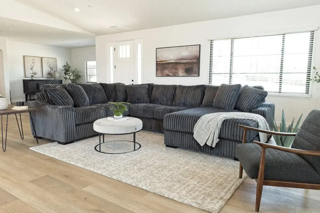 Mor Furniture Casper 4 Piece Loveseat Chaise Sectional In Pony Slate, Left Facing