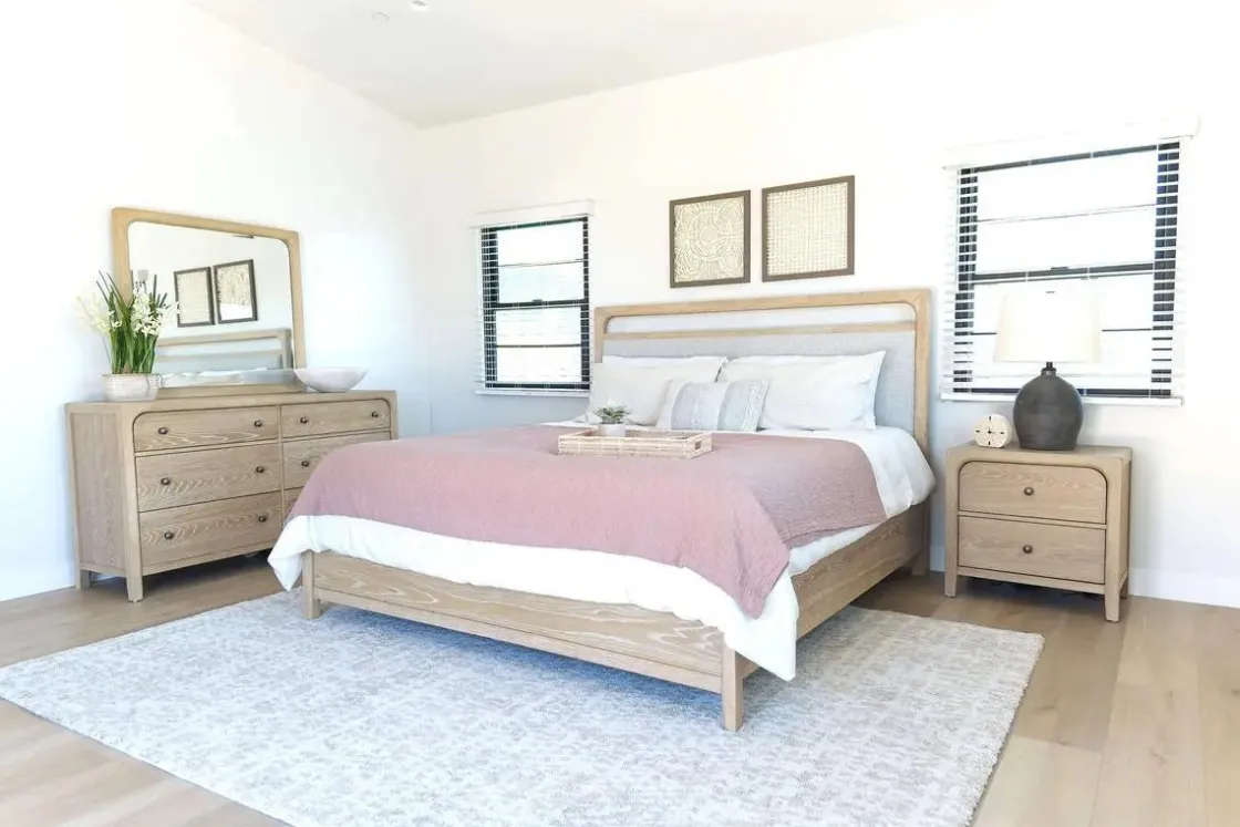 Mor Furniture Easton Upholstered Bed In , Ca King