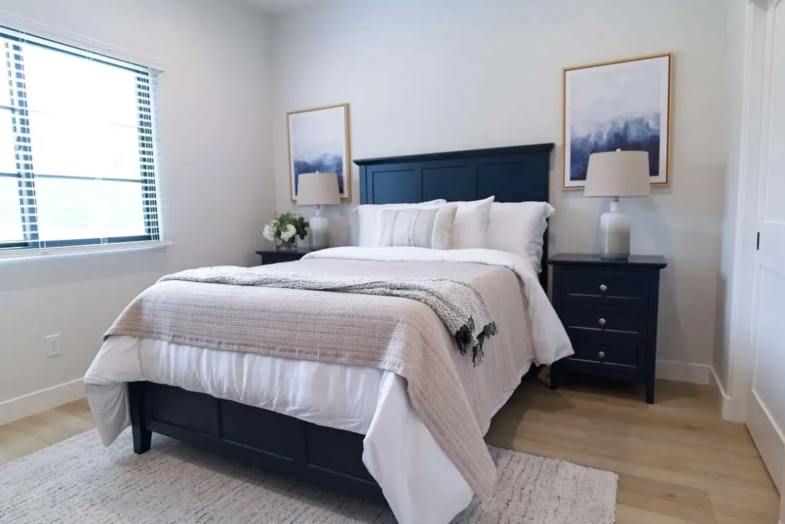 Mor Furniture Grace Panel Bed In Raven, Full