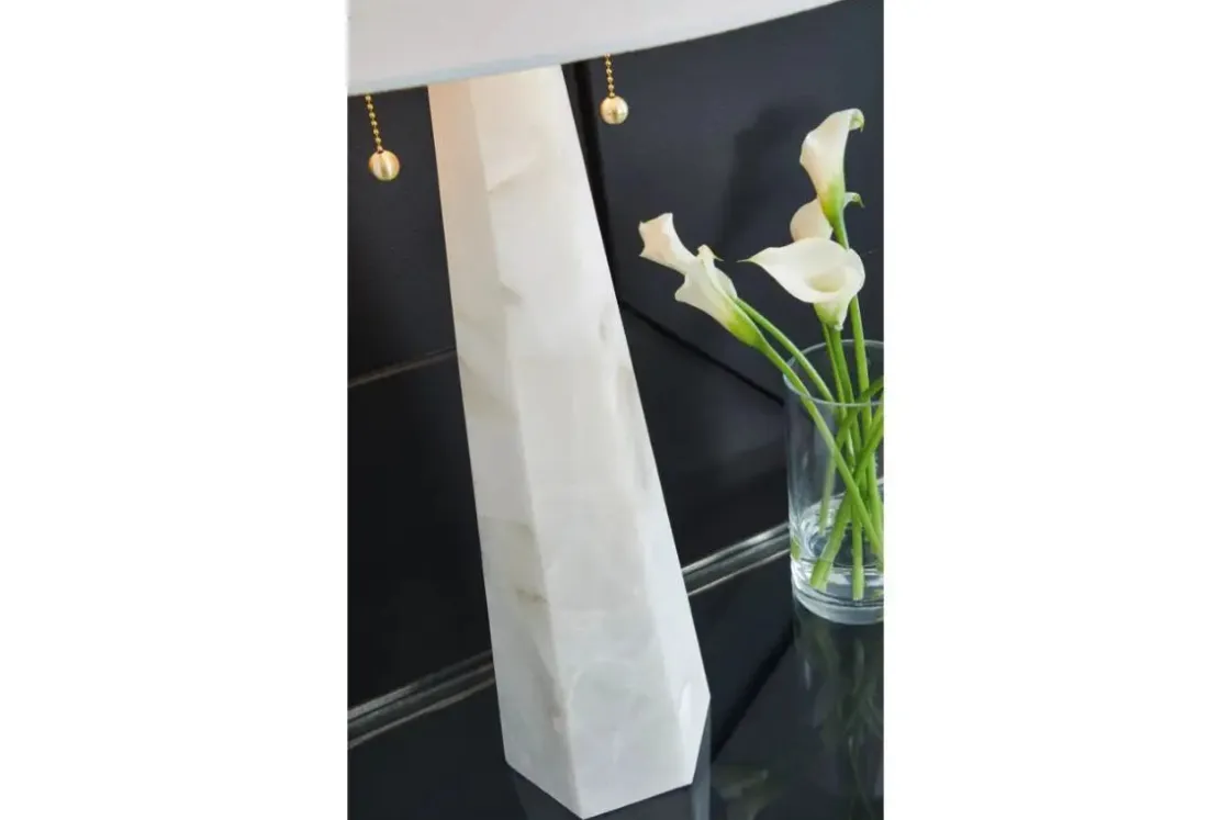 Mor Furniture Laurellen Table Lamp In White
