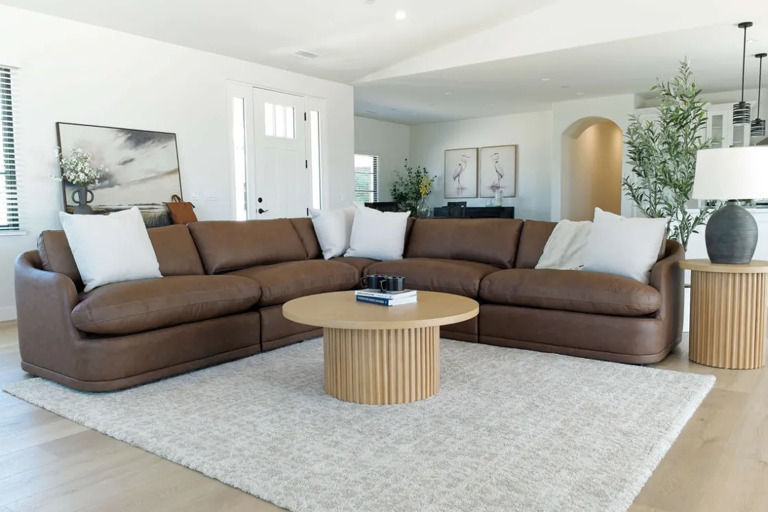 Mor Furniture Stratus 5 Piece Sectional In Aline Saddle Leather