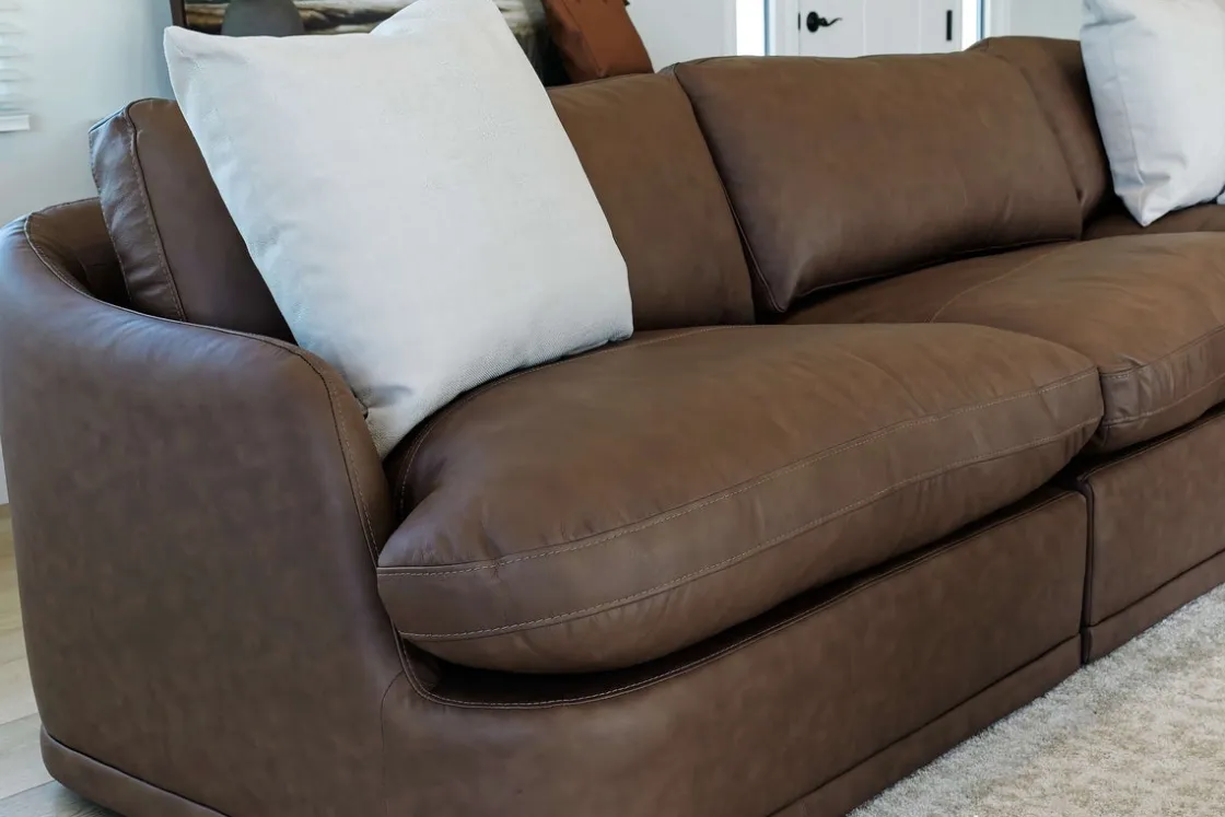 Mor Furniture Stratus 5 Piece Sectional In Aline Saddle Leather