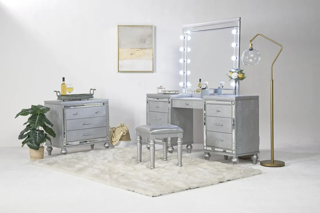 Mor Furniture Valentino Vanity & Mirror In Silver