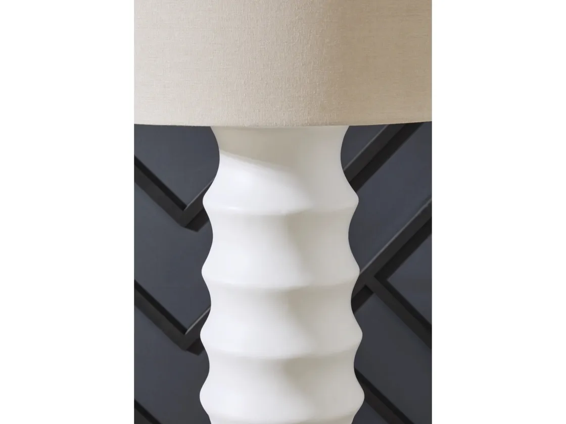 Mor Furniture Veraleigh Floor Lamp In White